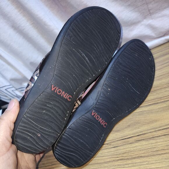 VIONIC BELLA Sz 10 Brown Geometric Flip Flop Style Orthotic Travel Flat Sandals - Picture 5 of 8